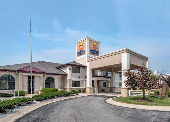 Comfort Inn & Suites Napoleon 1