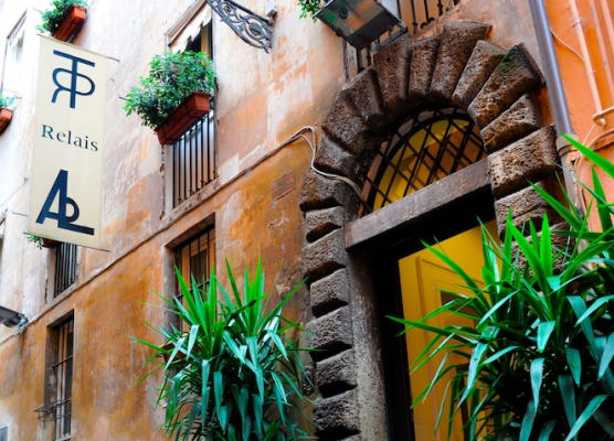 Relais Palazzo Taverna 1