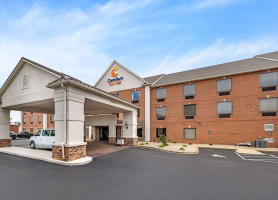 Comfort Suites Louisville Airport 1