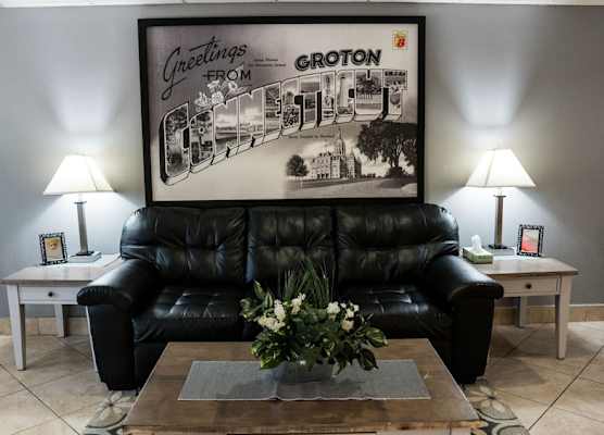 Super 8 by Wyndham Groton 1