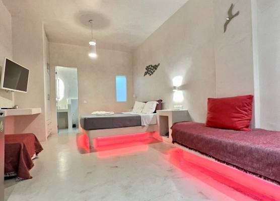 The Muses of Santorini Private Jacuzzi Suites 1