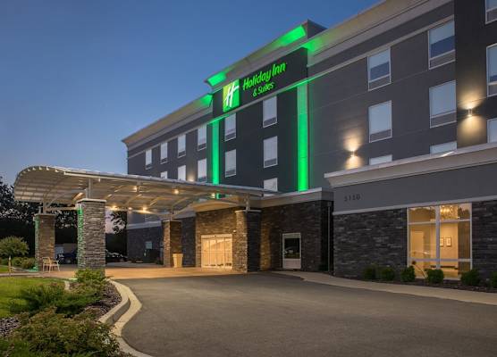 Holiday Inn & Suites DECATUR-FORSYTH by IHG 1