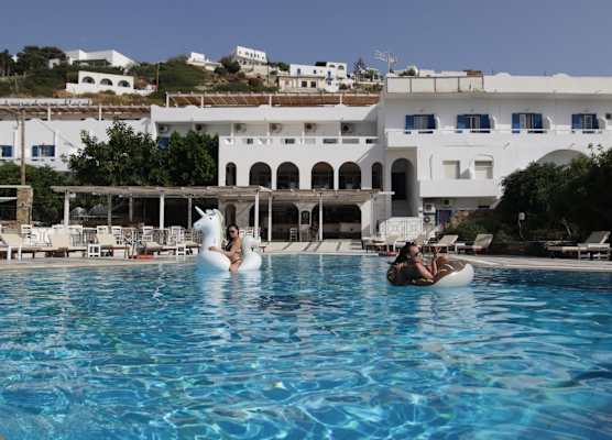 Armadoros Hotel / Ios Backpackers 1