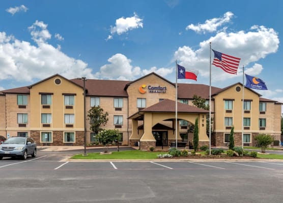 Comfort Inn & Suites Mansfield 1