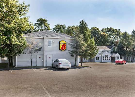 Super 8 by Wyndham Schenectady/Albany Area 1