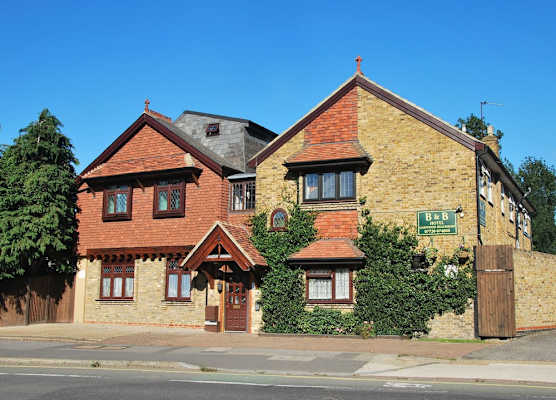Oakwood Bed and Breakfast Heathrow 1