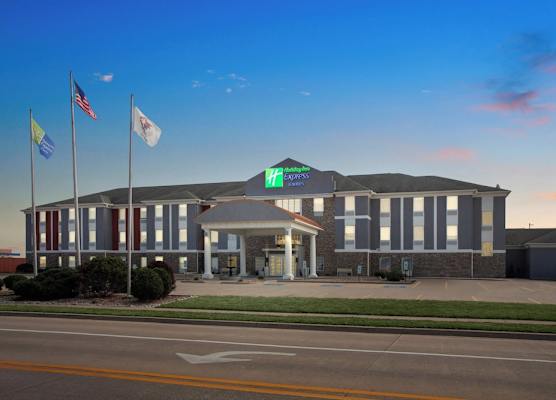 Holiday Inn Express & Suites BLOOMINGTON - NORMAL by IHG 1
