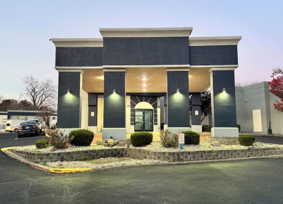 Quality Inn & Suites Cincinnati Uptown Norwood 1
