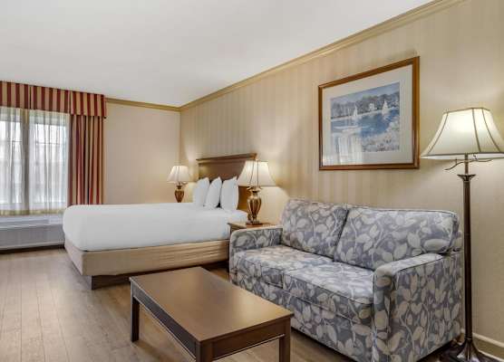 Best Western PLUS Morristown Inn-Florham Park 1