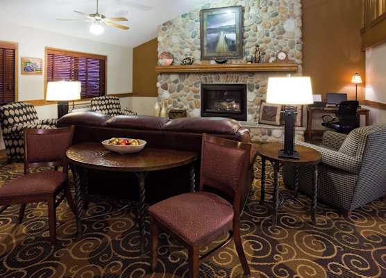 AmericInn by Wyndham Austin 1