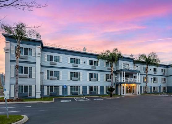 Best Western Colonial Inn 1