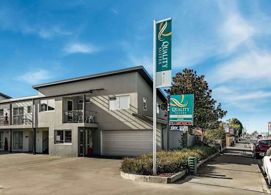 Quality Suites Amore 1