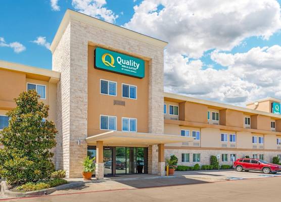 Quality Inn & Suites Plano East - Richardson 1
