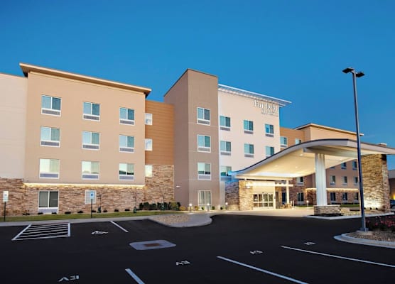 Fairfield Inn & Suites by Marriott Dayton North 1