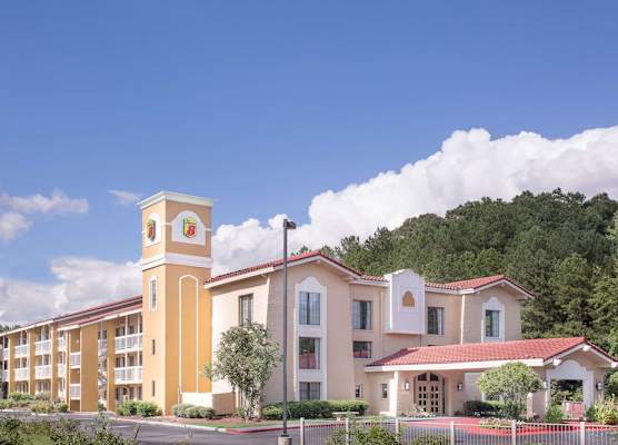 Super 8 by Wyndham Austell/Six Flags 1