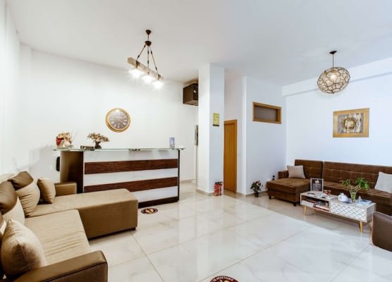 Deluxe Hotel 1