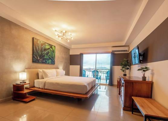 MARINN Tropical Vibes Hotel 1