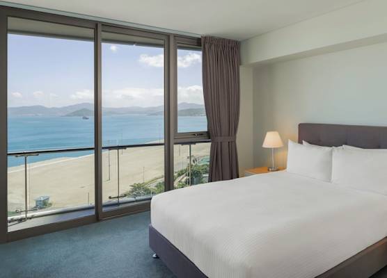 Crowne Plaza RESIDENCES PORT MORESBY by IHG 1