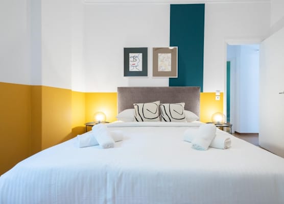 Spacious High-ceiling 2BR by Acropolis Museum 1