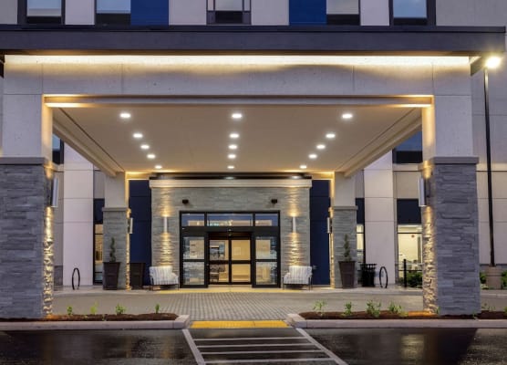 Hampton Inn & Suites Burlington, Ontario, Canada 1