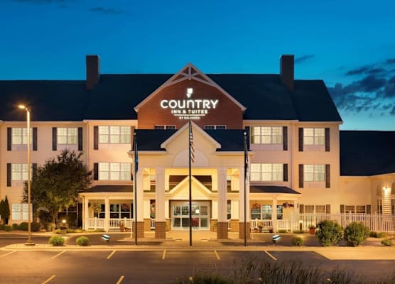Country Inn & Suites by Radisson, Appleton North, WI 1