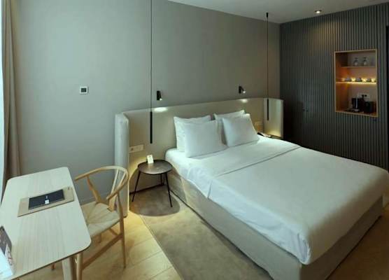 Adresa Suites 1