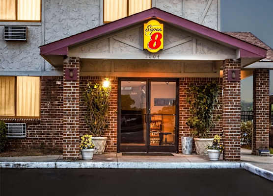 Super 8 by Wyndham Greenville 1