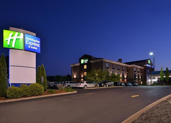 Holiday Inn Express & Suites ATHENS by IHG 1