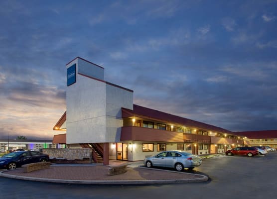 Travelodge by Wyndham Chicago - South Holland 1