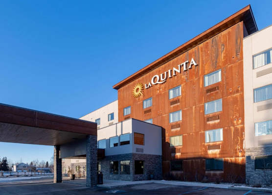 La Quinta by Wyndham Anchorage Airport 1