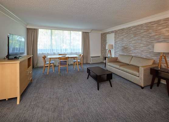 Best Western Plus University Inn 1