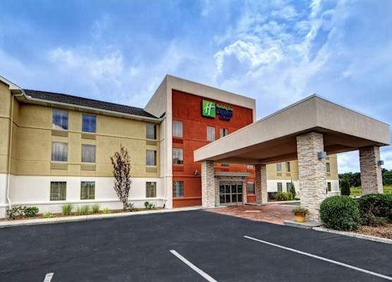 Holiday Inn Express & Suites CROSSVILLE by IHG 1