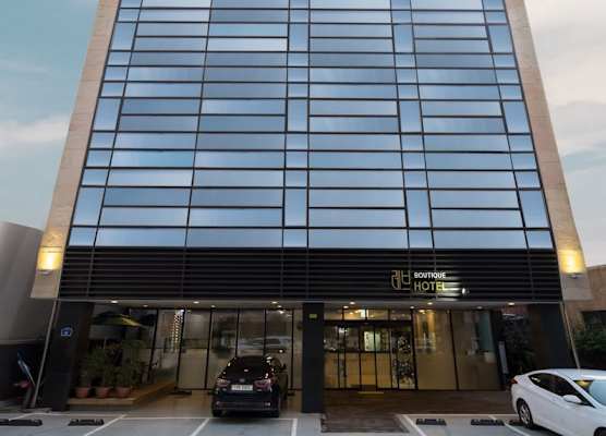 Reve Hotel Jeju 1