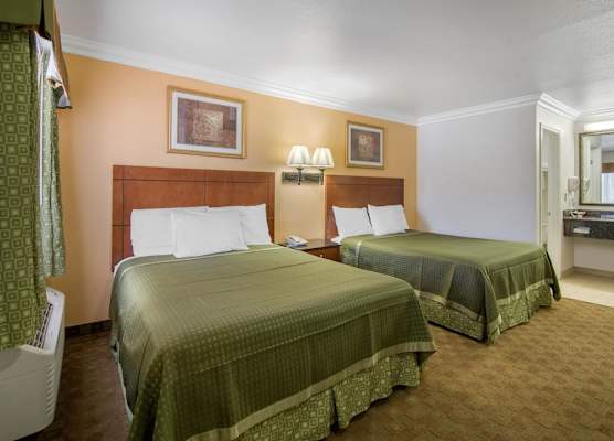 Rodeway Inn Adelanto US 395 1