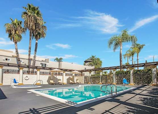 Stanford Inn & Suites Anaheim 1