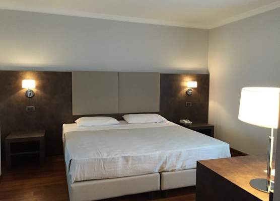 Jet Hotel 1