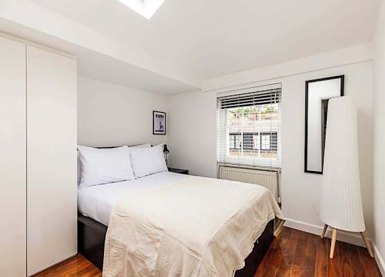 Fitzrovia Townhouse Apartment 1
