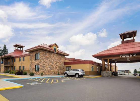 Days Inn & Suites by Wyndham Bozeman 1