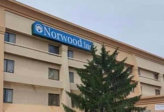 Norwood Inn & Suites By BlissPoint 1