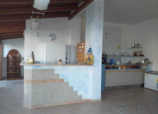 Room-spacious Triple Room a Stones Throw 1