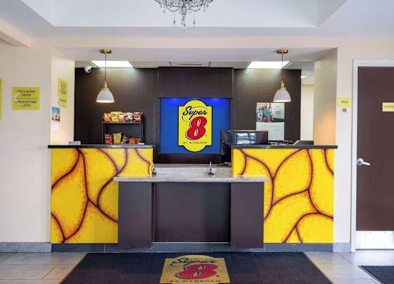 Super 8 by Wyndham Salisbury 1