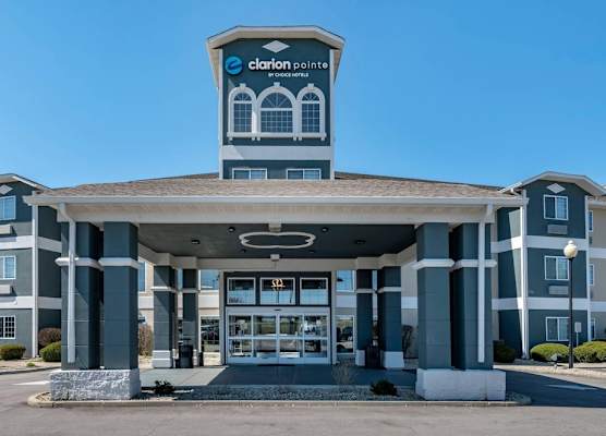 Clarion Pointe Indianapolis Airport 1