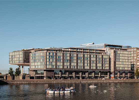 DoubleTree by Hilton Amsterdam Centraal Station 1