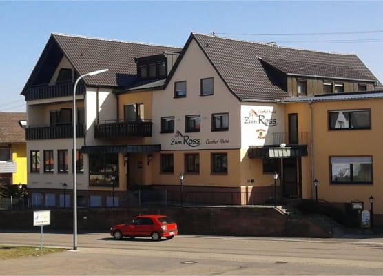 Gasthof Hotel Zum Ross 1
