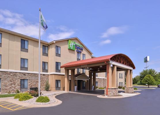 Holiday Inn Express & Suites TOPEKA WEST I-70 WANAMAKER by IHG 1