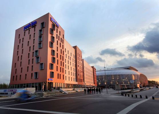 Park Inn by Radisson Lille Grand Stade 1