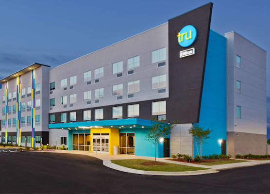 Tru by Hilton Auburn 1