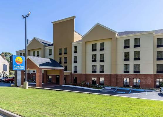 Comfort Inn & Suites Dalton West 1