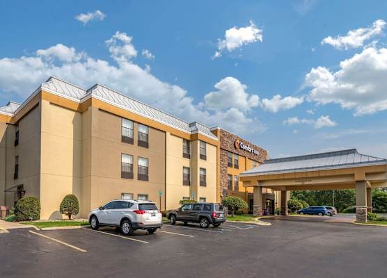 Comfort Inn Wings Stadium 1