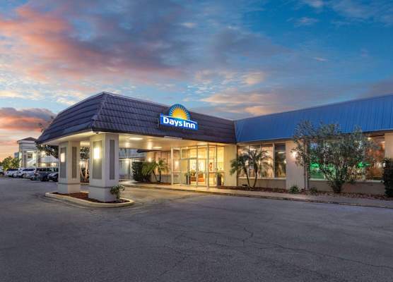 Days Inn by Wyndham Titusville Kennedy Space Center 1